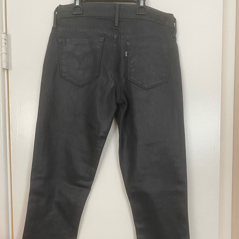 Levi’s - Picture 2 of 8